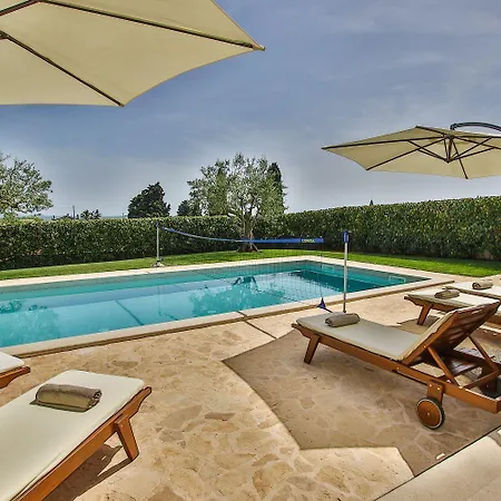 Ferienhaus Atemberaubende Mit Bikes, Salzwasserpool, Meerblick, Spielplatz, Lounge-bereich
