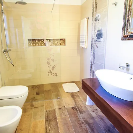 Ferienhaus Atemberaubende Mit Bikes, Salzwasserpool, Meerblick, Spielplatz, Lounge-bereich